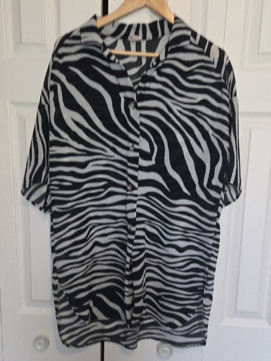 Vintage Tops - Vintage Black and White Zebra Print Blouse